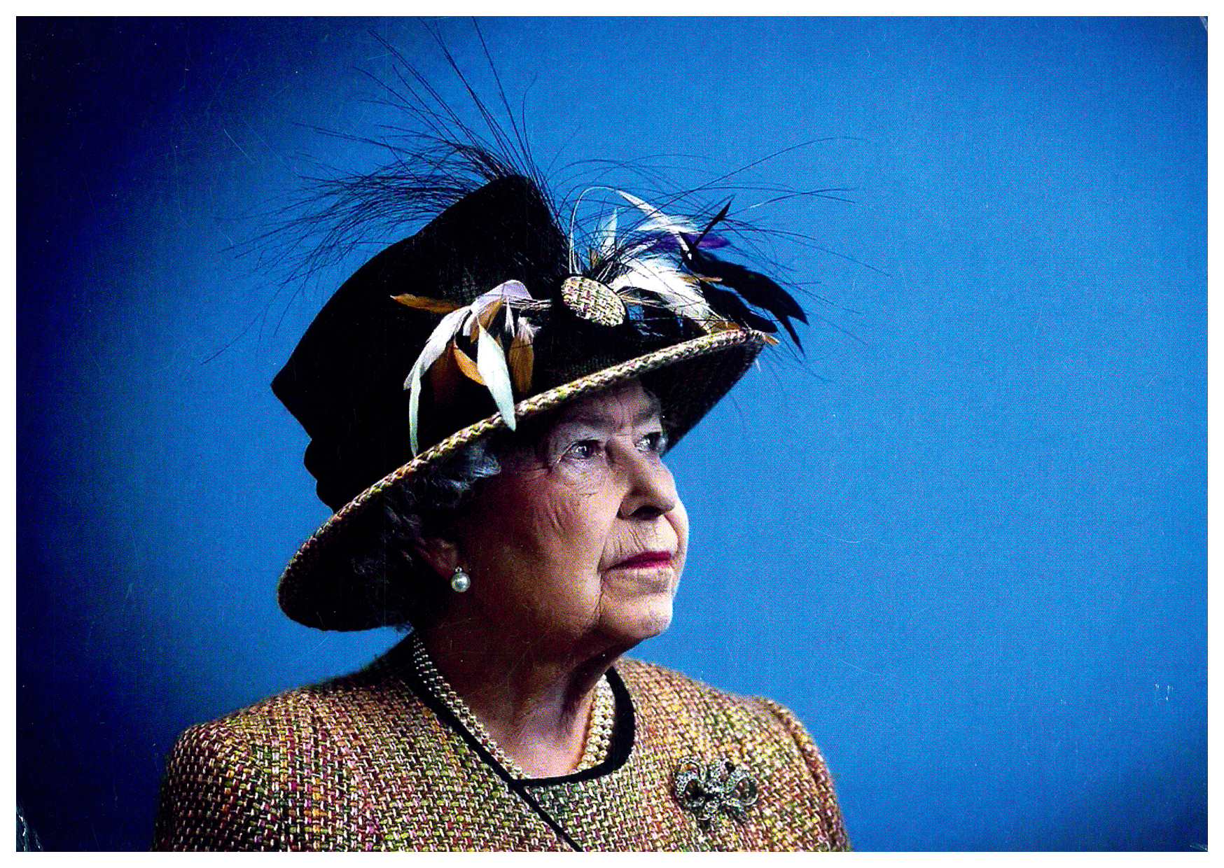 エリザベス女王御崩御２日前まで行われた公務 - 英連邦王国の元首に弔意を表す英国民