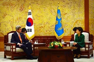 Park Geun - hye's special pardon has been decided. What is Moon Jae - in planning? It's been 4 years and 9 months.