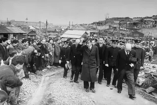 A nationwide pilgrimage by Emperor Showa after the war.The distance traveled is 33,000 kilometers.