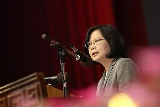 Why did President Tsai Ing - wen invite Kyoto Tachibana High School to the Double Ten Festival?  -  Taiwan's future entrusted to future generations.